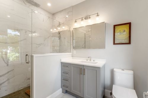 1075 Adams St, Boston MA exterior