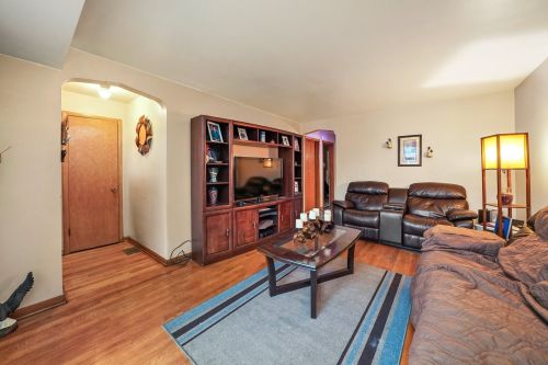 6116 Kolin Ave, Chicago IL 60629-5202 exterior