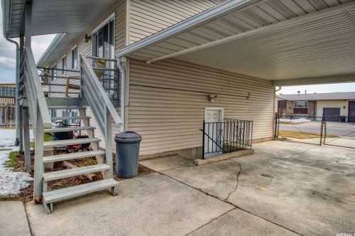 3728 Atmore Rd, Taylorsville UT 84084-1401 exterior