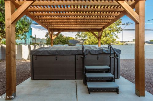 4735 24 St, Phoenix AZ 85016-4837 exterior