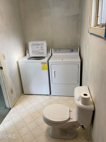 1322 Colburn Ave, Big Rapids MI 49307-1618 exterior