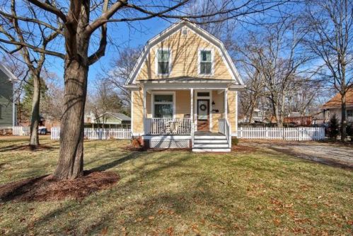 927 Hale Ave, Edwardsville IL  62025-2311 exterior