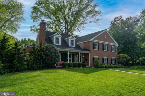 8804 Fircrest Pl, Alexandria, VA 22308-2632