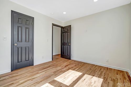 22 Stiles Rd, Edison NJ  08817-4137 exterior