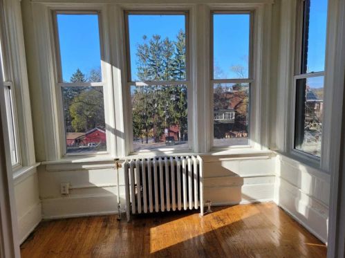 24 Barclay St, Poughkeepsie NY  12601-4330 exterior