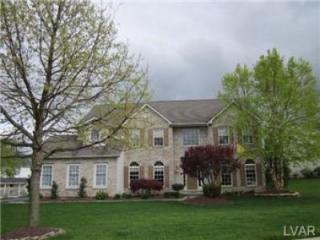 4456 Loraine Ln, Bethlehem, PA 18017-8460