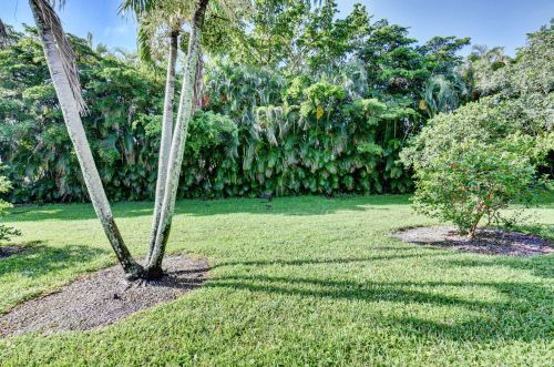 6406 Pebble Crk Way, Boynton Beach FL 33437-4160 exterior
