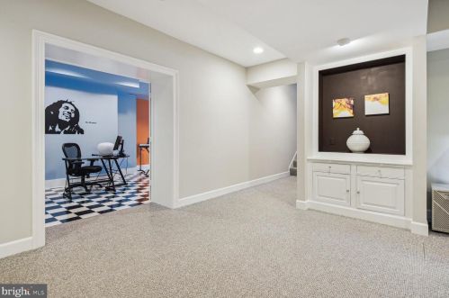 9906 Avenel Farm Dr, Rockville MD 20854-5410 exterior