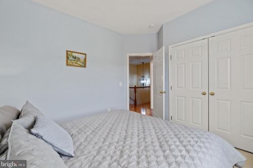 6802 Morning Brk Ter, Alexandria VA 22315-6117 exterior