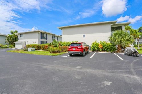 195 Peppermint Ln, Naples FL 34112-5116 exterior