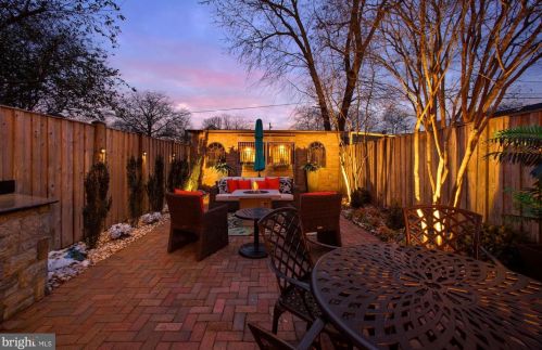 320 Patrick St, Alexandria VA  22314-2443 exterior