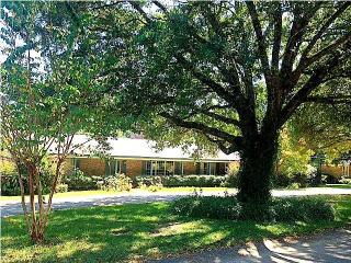 57 Jordan Ln, Mobile, AL 36608-2624