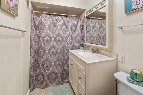 5700 Dexter Ave, Milwaukee WI 53209-4212 exterior