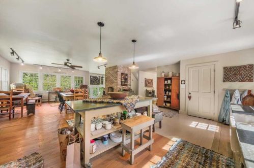 52 Todd Hill Rd, Poughkeepsie NY 12603-3932 exterior