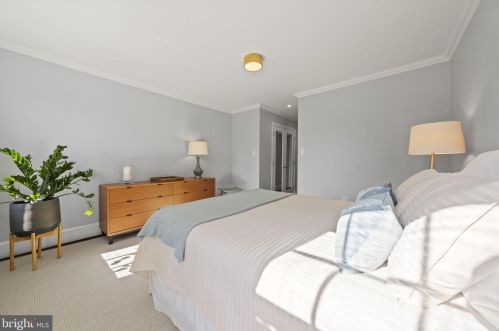 3324 Reservoir Rd, Washington DC  20007-2311 exterior