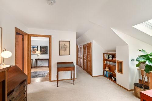 4929 Hollywood Ave, Milwaukee WI 53217-5935 exterior