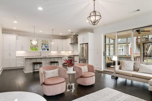 467 Burlington Rd, Atlanta GA 30307-1106 exterior