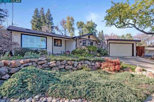 790 Charlton Dr, Concord, CA 94523-3526