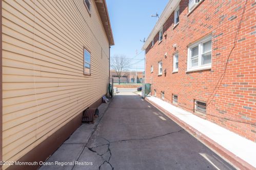 56 1st St, Perth Amboy NJ 08861-4333 exterior