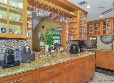 8 White Spruce Cir, Commack NY 11725-4323 exterior