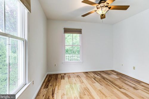 213 Creek Valley Ln, Rockville MD  20850-5603 exterior