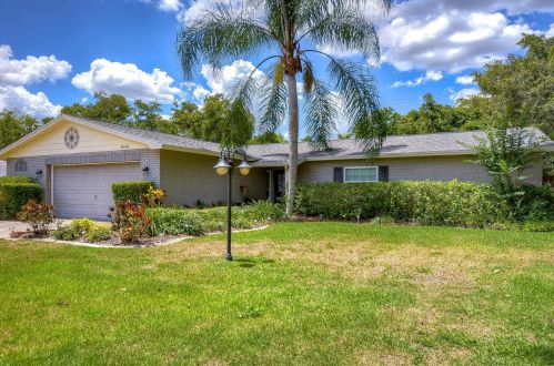 16545 Forest Lake Dr, Tampa, FL 33624-1204