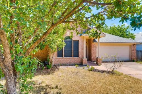 8011 Elkhorn Mountain Trl, Austin TX  78729-6405 exterior