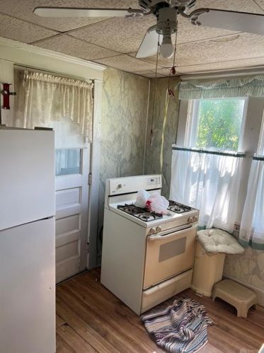 535 109th St, Cleveland, OH 44108-1439