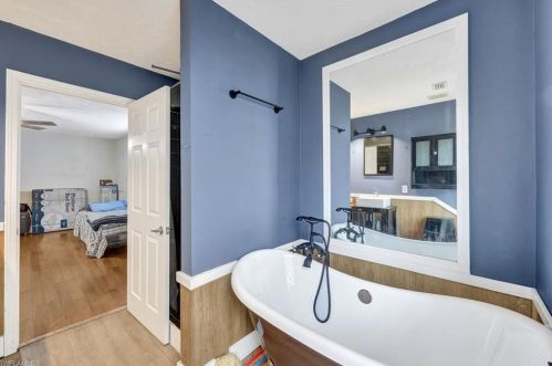 279 Leawood Cir, Naples FL 34104-4133 exterior