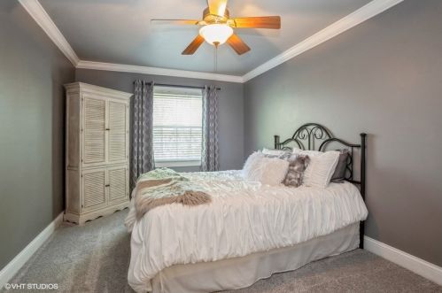 236 Butternut Ln, Streamwood IL 60107-2203 exterior