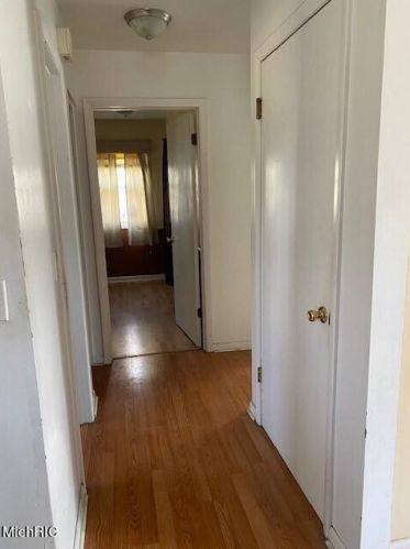 597 Creston St, Meskegon MI 49442-4167 exterior