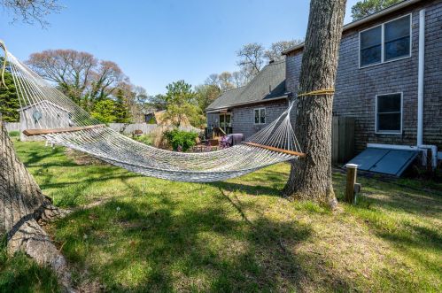 35 Kettle Hole Rd, Eastham MA 02642-2130 exterior