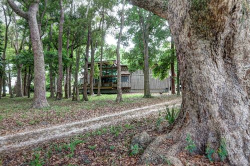 2270 Tropical Trl, Merritt Island, FL 32953-4250