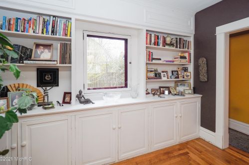 1602 Grand Ave, Kalamazoo MI 49006-4489 exterior