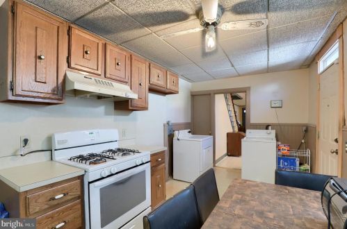 25 Plum St, Lancaster PA 17602-2724 exterior