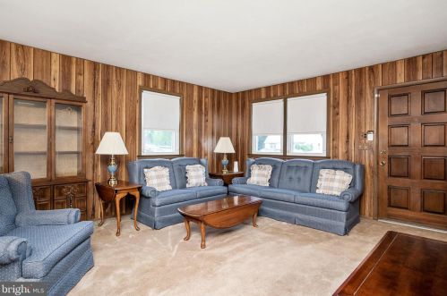 673 Independence Ave, Trenton NJ 08610-4201 exterior