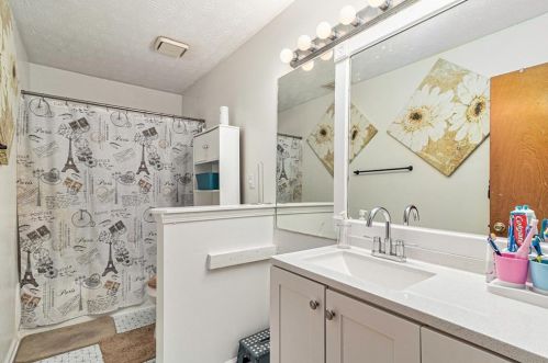 585 Shore Rd, Lithonia GA  30058-5990 exterior