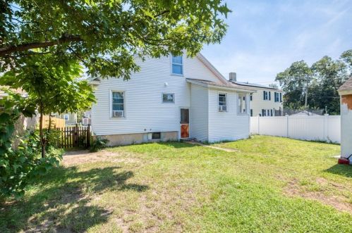 28 Merrimac Ave, Springfield MA  01104-2718 exterior