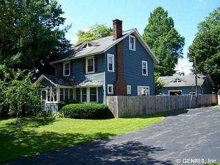 1037 Winton Rd, Rochester NY  14609-5831 exterior