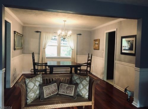 8 Dogwood Ct, Hackettstown NJ exterior