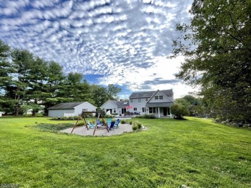 37 Farview Dr, Hackettstown NJ  07840-4705 exterior