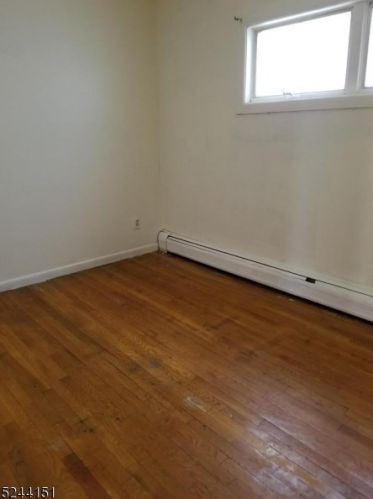 276 6 St, Paterson NJ 07508-2121 exterior