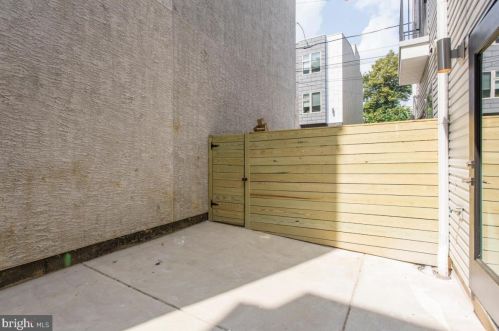 838 16th St, Philadelphia PA 19146-0020 exterior