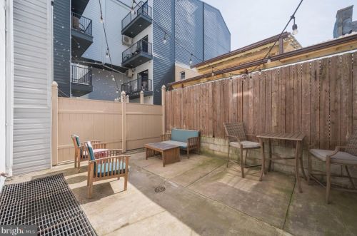 1303 Hope St, Philadelphia PA 19122-3231 exterior