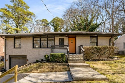 2810 Cloverhurst Dr, Atlanta GA  30344-6862 exterior