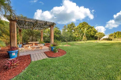 1715 Dominic Ave, Fort Pierce FL 34952-5816 exterior