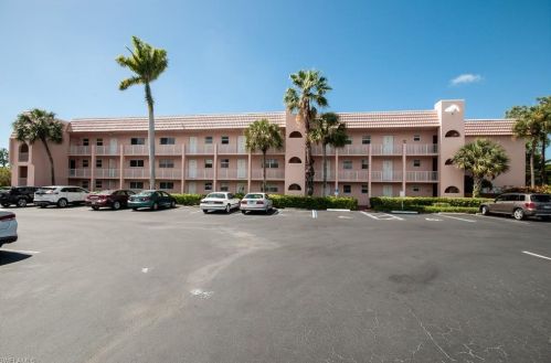 100 Forest Lakes Blvd, Naples FL 34105-2300 exterior