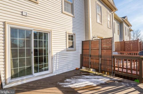 7818 Colonial Springs Blvd, Alexandria VA  22306-2864 exterior