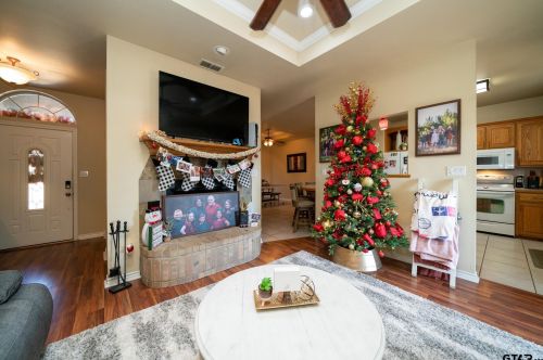 704 Cheryl St, Longview TX 75604-1044 exterior