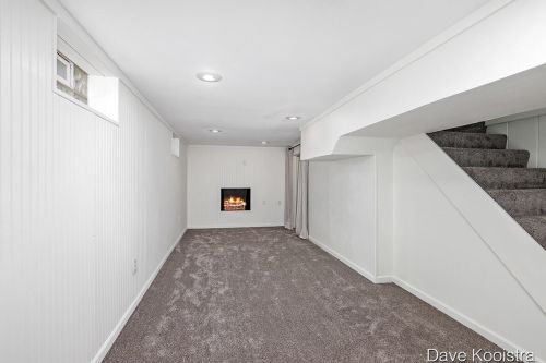 1154 Lakeside Dr, Grand Rapids MI 49503-3812 exterior